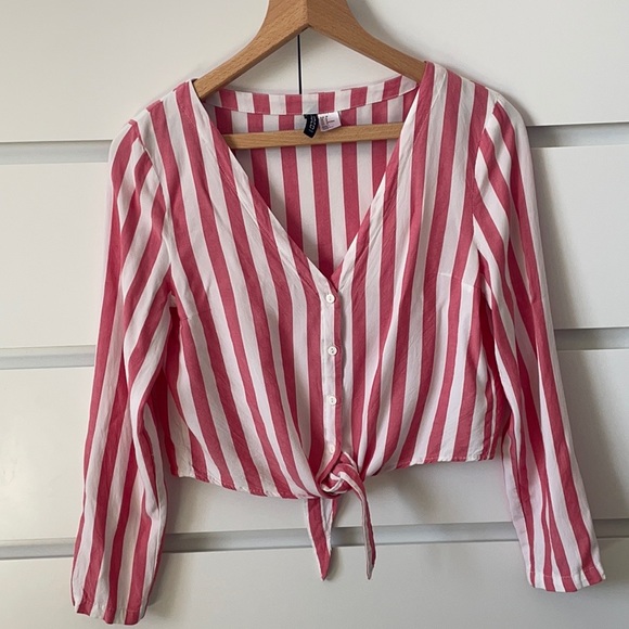 H & M Divided Tie-Front Red Striped Blouse US 8 - Picture 2 of 9